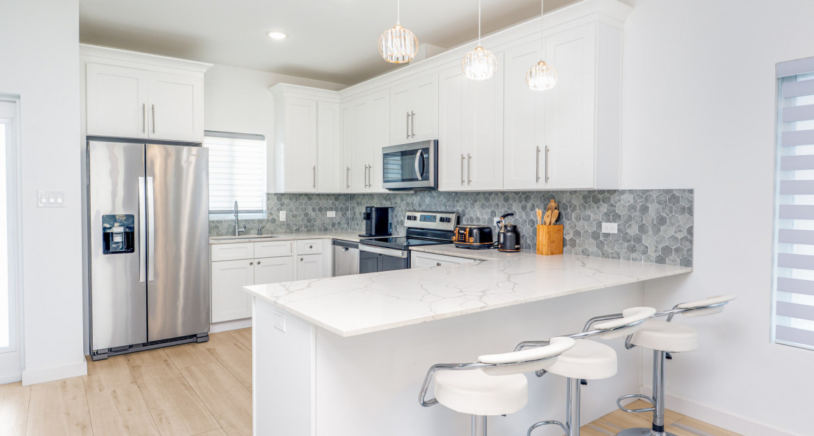 La Paidion - 3 Bed Corner Unit in Gated Community - Image 1