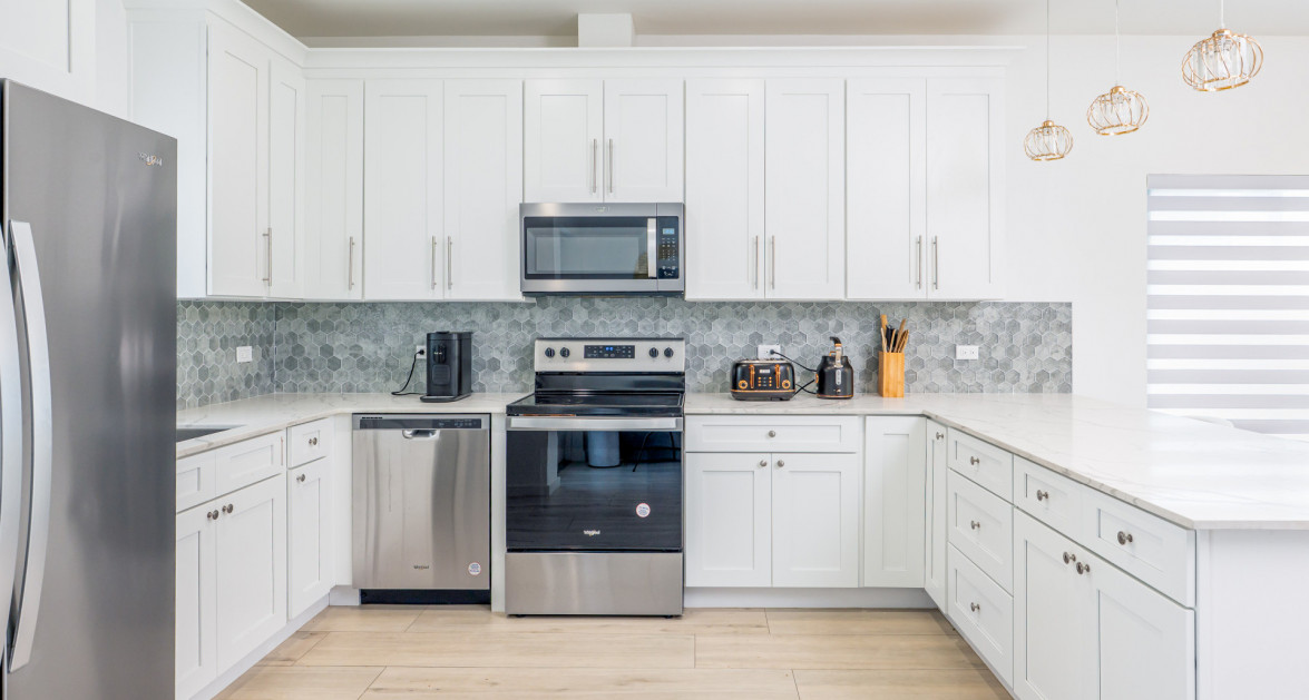 La Paidion - 3 Bed Corner Unit in Gated Community - Image 2