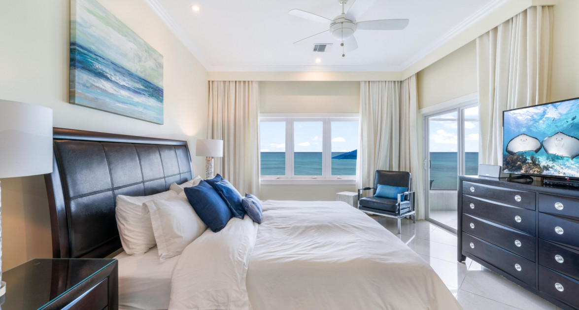 Laguna Del Mar #6 | Seven Mile Beach – Waterfront condo with excellent rental income - Image 10