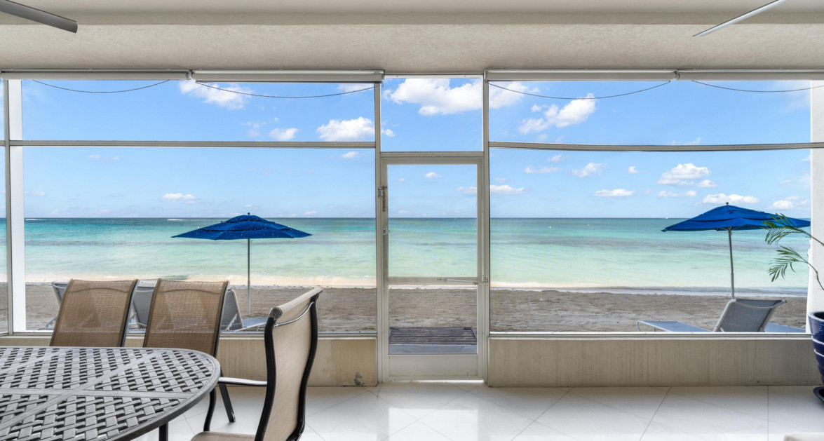 Laguna Del Mar #6 | Seven Mile Beach – Waterfront condo with excellent rental income - Image 8