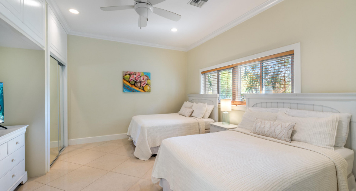 Laguna Del Mar #6 | Seven Mile Beach – Waterfront condo with excellent rental income - Image 17