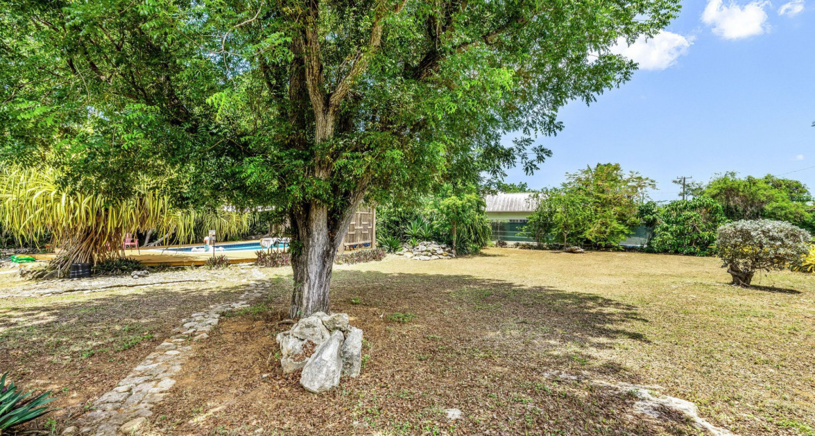 "Let's Stay Inn" Residential-Rental Oasis - Image 15