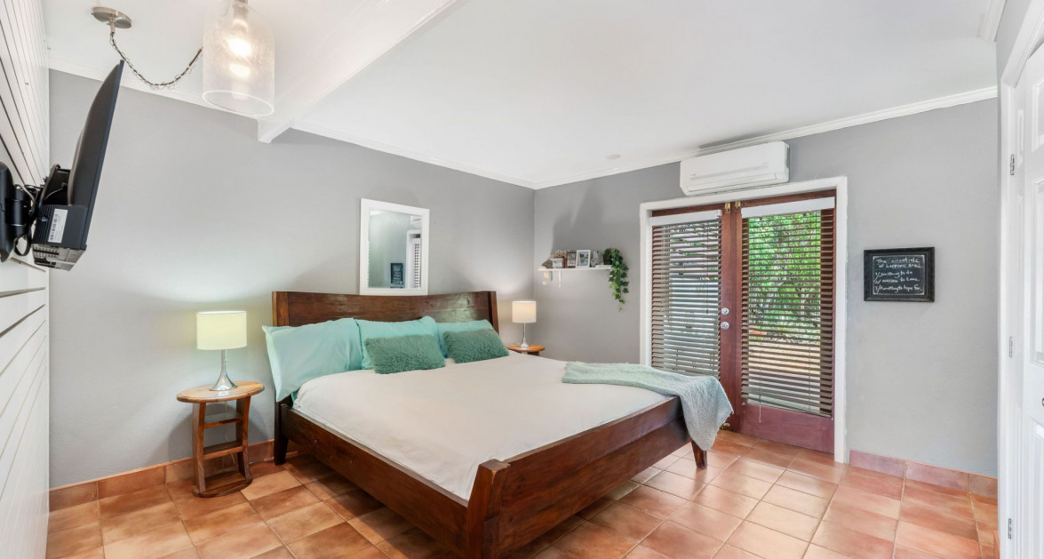 "Let's Stay Inn" Residential-Rental Oasis - Image 2