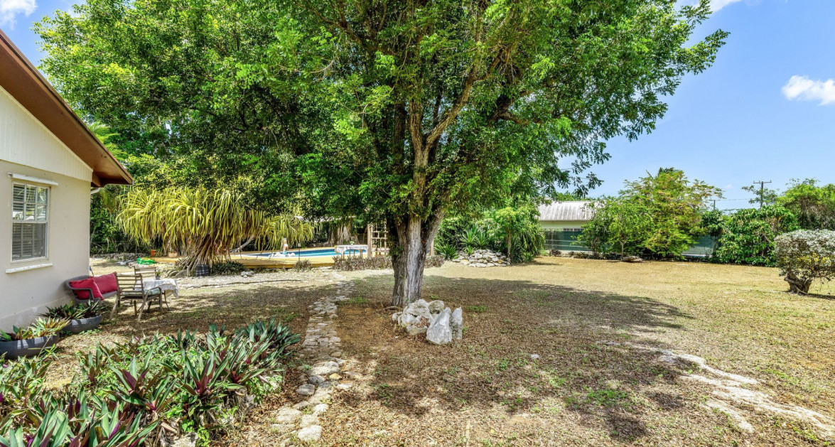 "Let's Stay Inn" Residential-Rental Oasis - Image 9