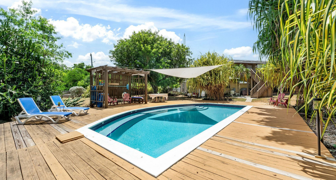 "Let's Stay Inn" Residential-Rental Oasis - Image 18