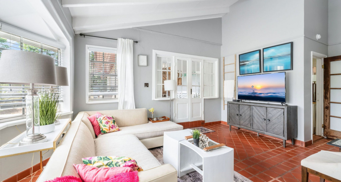 "Let's Stay Inn" Residential-Rental Oasis - Image 6