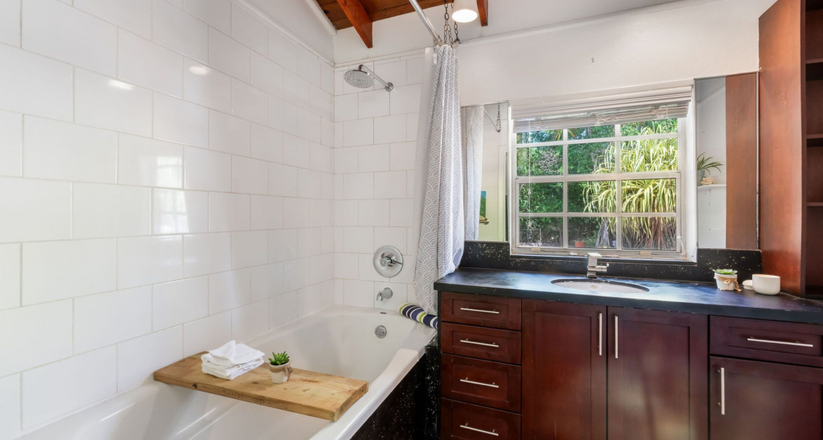 "Let's Stay Inn" Residential-Rental Oasis - Image 12