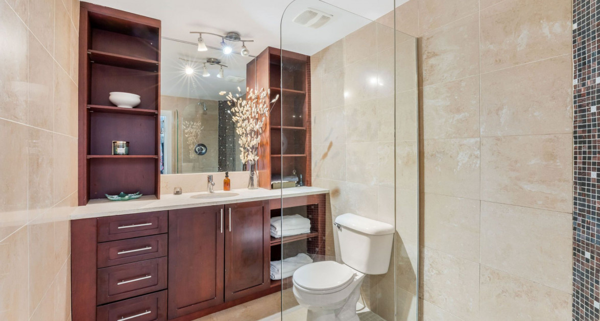 "Let's Stay Inn" Residential-Rental Oasis - Image 8