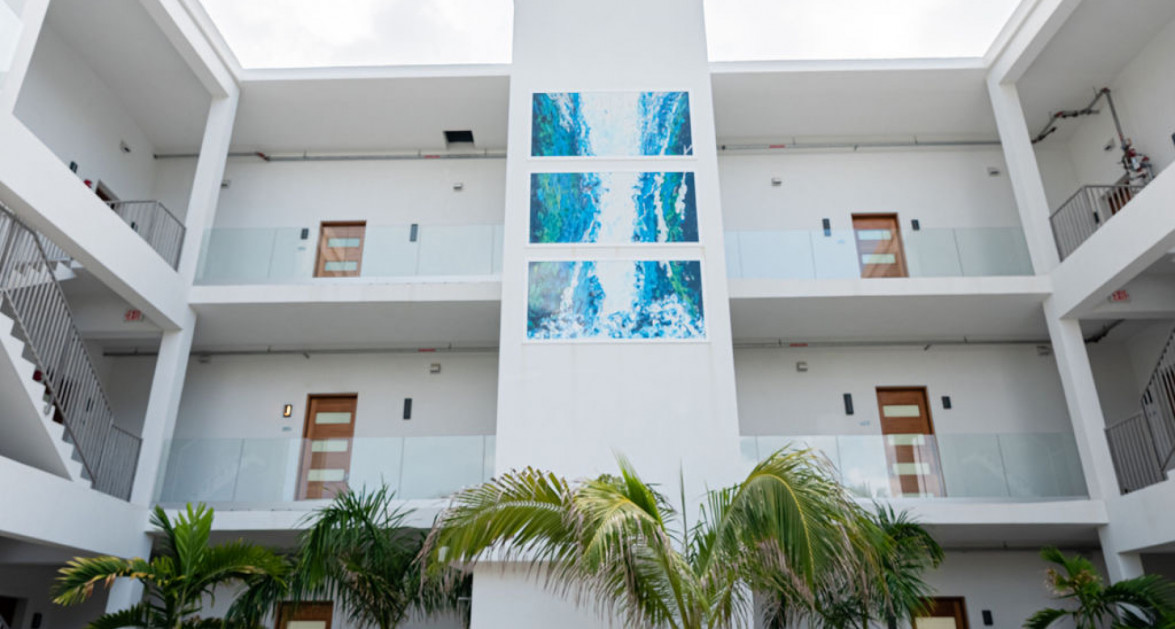 Lighthouse Point #304 Top Floor Corner - Image 1