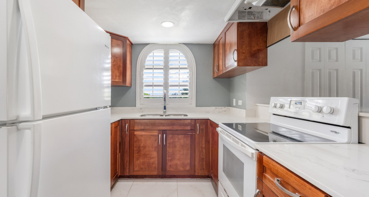 Lime Tree Bay #38 - Image 2