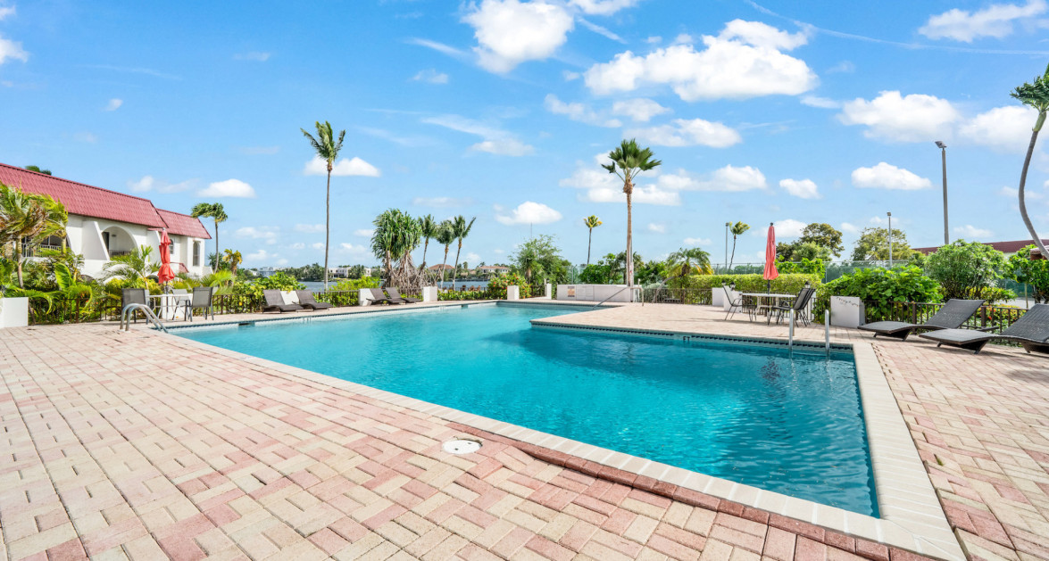 Lime Tree Bay Upgraded Studio - Image 9