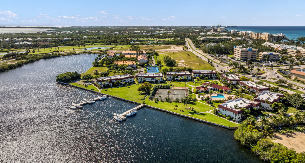 Lime Tree Bay Upgraded Studio - Image 16