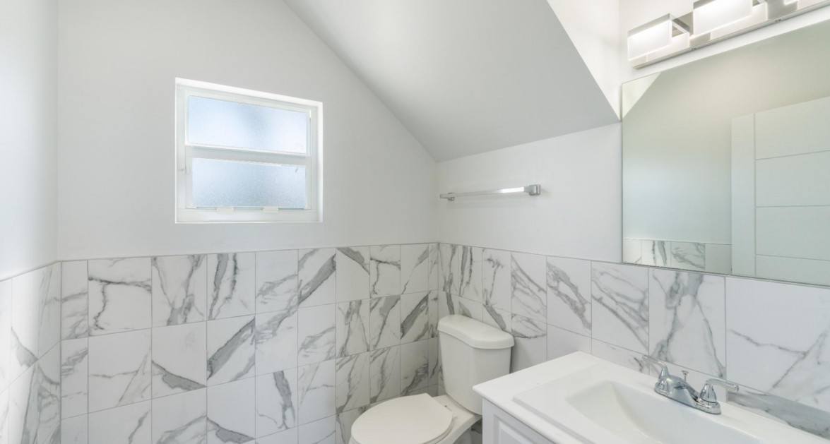 Long Pointe View Villas #5 | North Side - Exclusive Beachfront Escape & Investment - Image 7