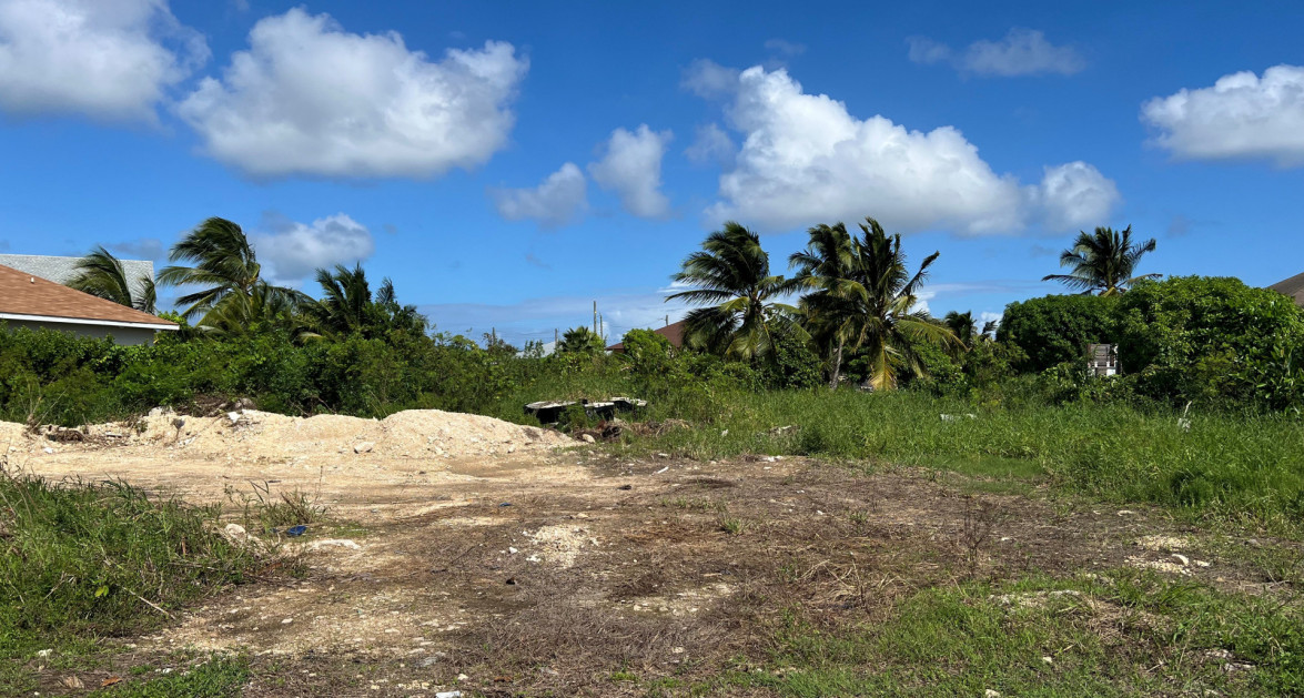 Lookout Gardens and Red Robin Drive 0.3742 parcel - Image 4