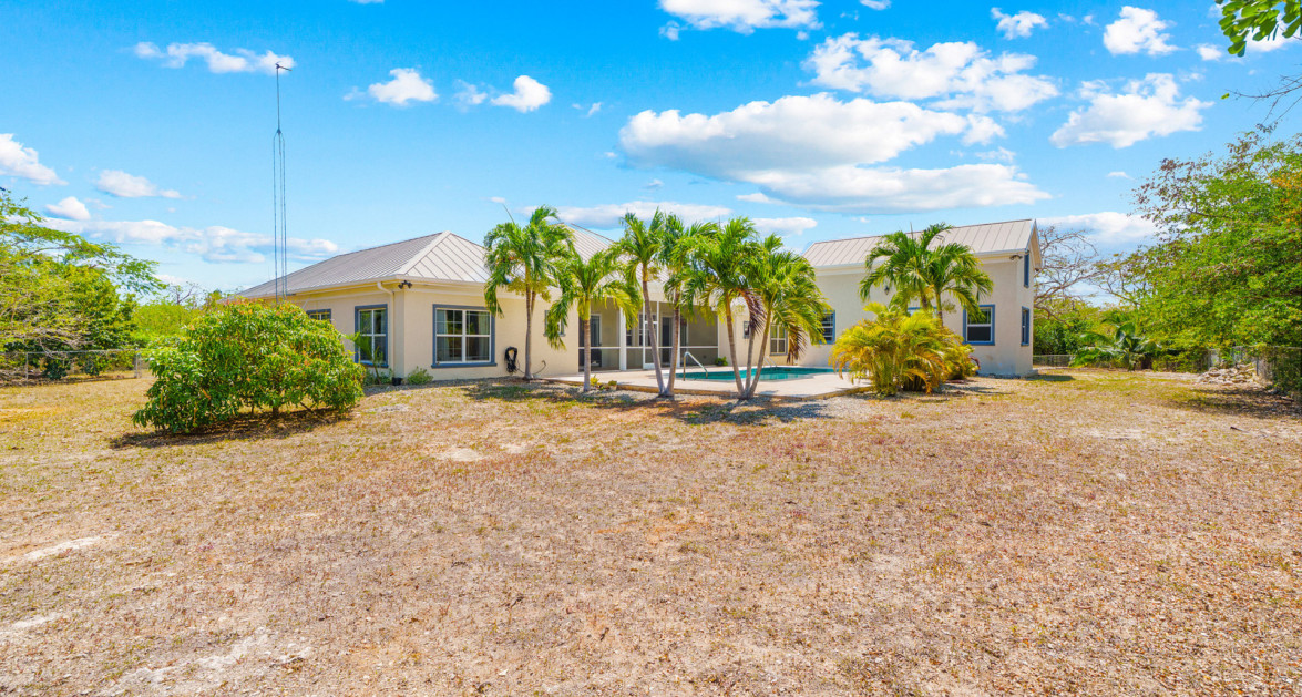 Lookout Gardens Family Estate - Image 35