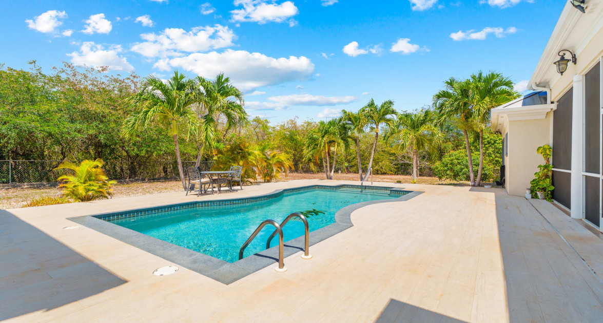 Lookout Gardens Family Estate - Image 33