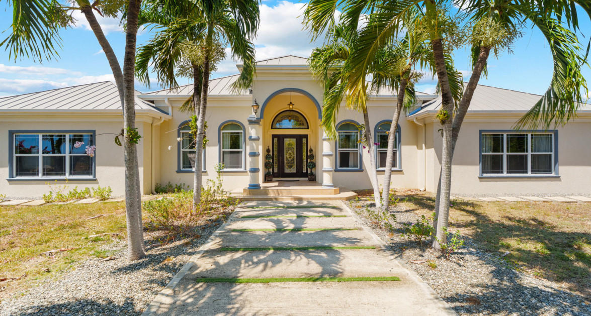 Lookout Gardens Family Estate