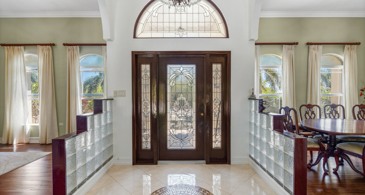 Lookout Gardens Family Estate - Image 1