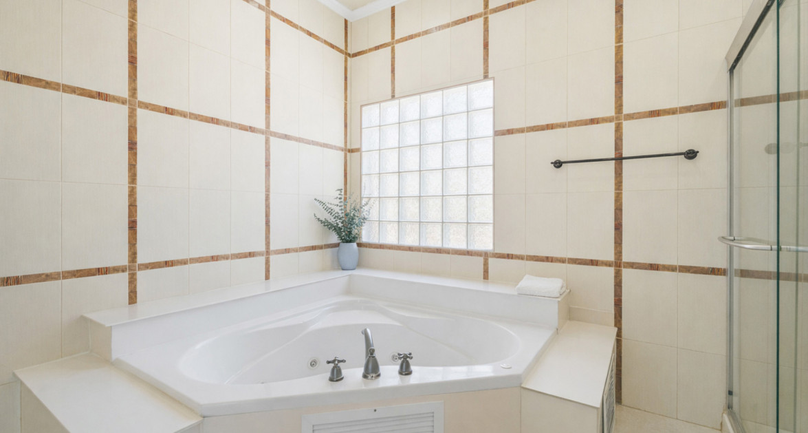 Lookout Gardens Family Estate - Image 13