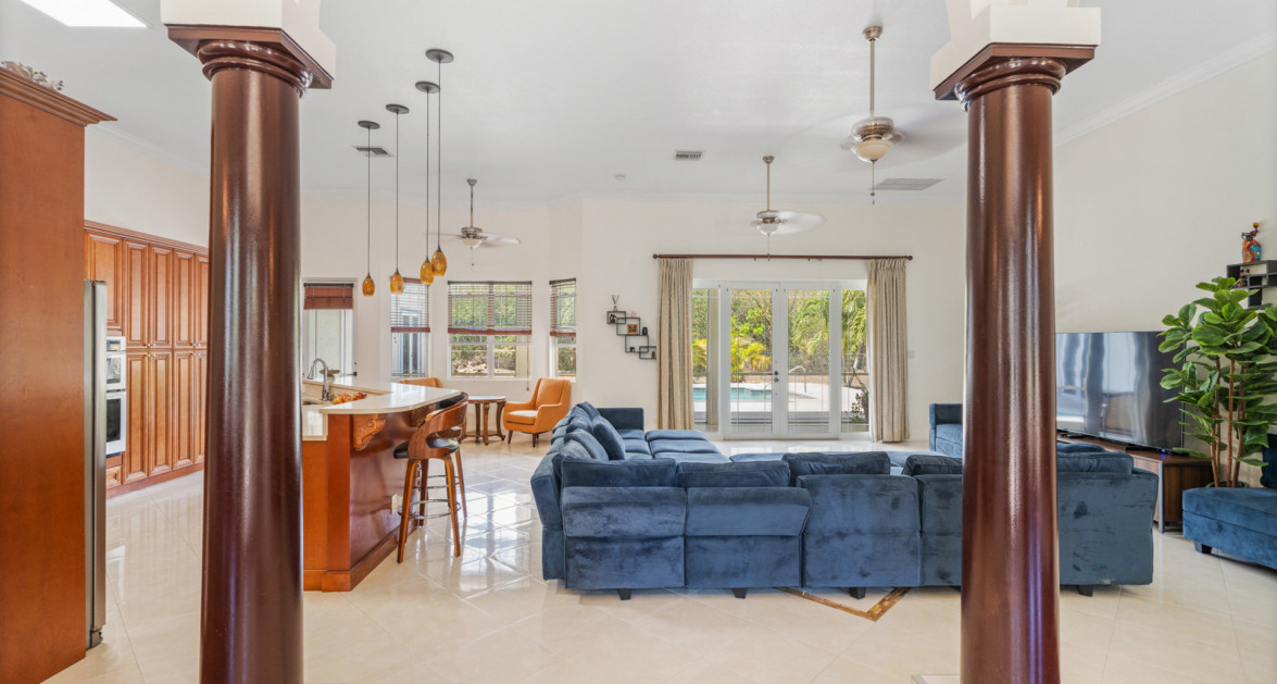 Lookout Gardens Family Estate - Image 2