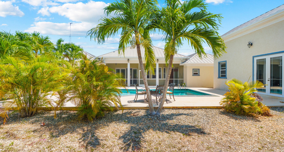 Lookout Gardens Family Estate - Image 31