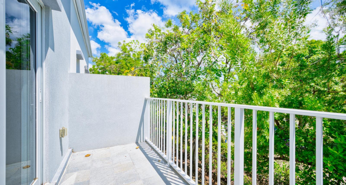 Modern & Stylish 1 BR - 1.5 BA Townhome - Image 4