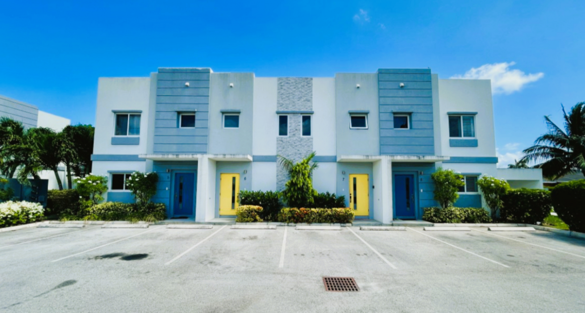 Modern & Stylish 1 BR - 1.5 BA Townhome - Image 10