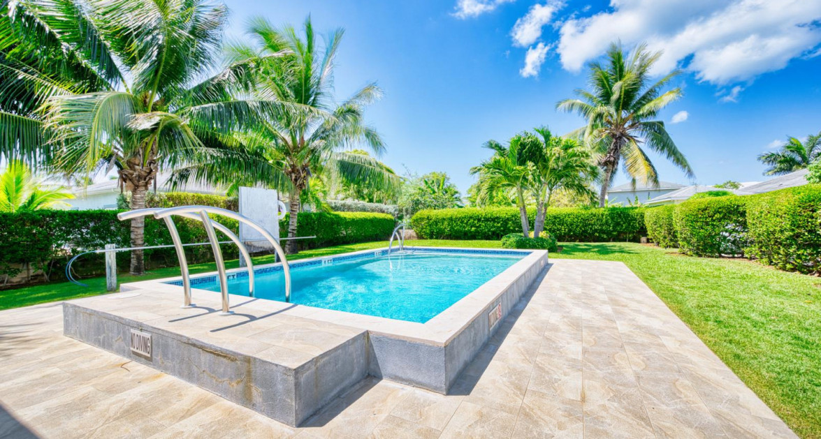 Modern & Stylish 1 BR - 1.5 BA Townhome - Image 9