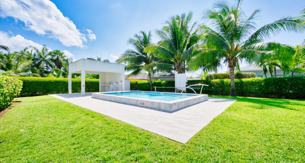 Modern & Stylish 1 BR - 1.5 BA Townhome - Image 8