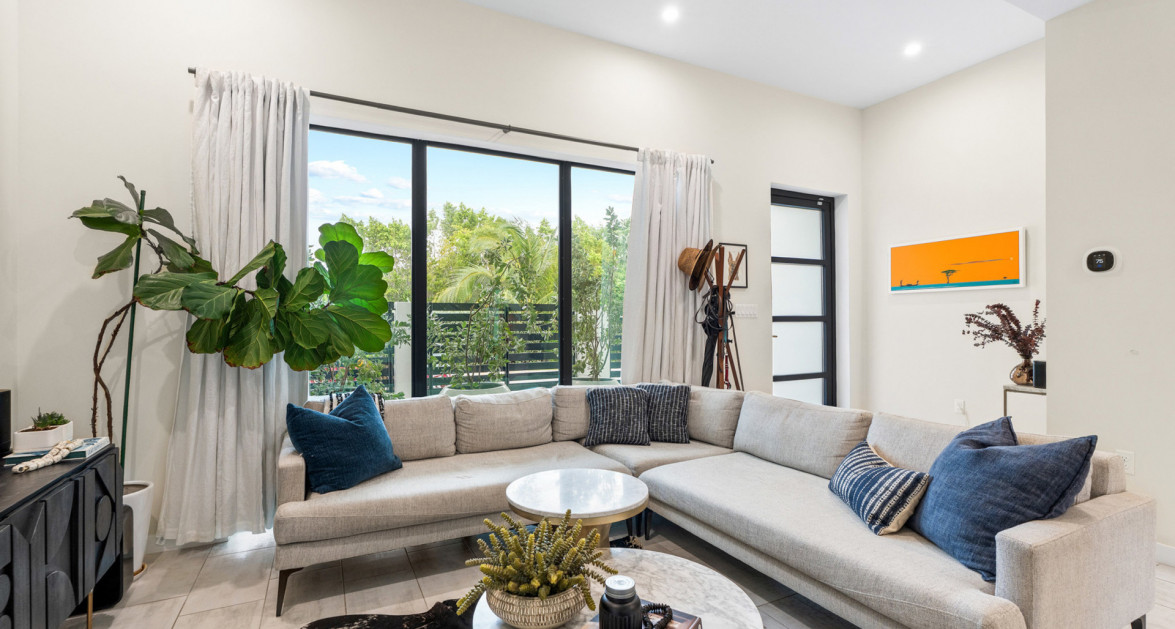 MODERN VELA TOWN HOME #147 (3 BED, 3.5 BATH PH 3) - Image 11