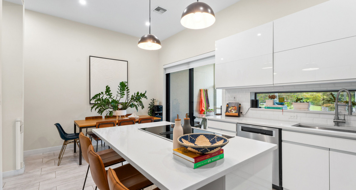 MODERN VELA TOWN HOME #147 (3 BED, 3.5 BATH PH 3) - Image 8