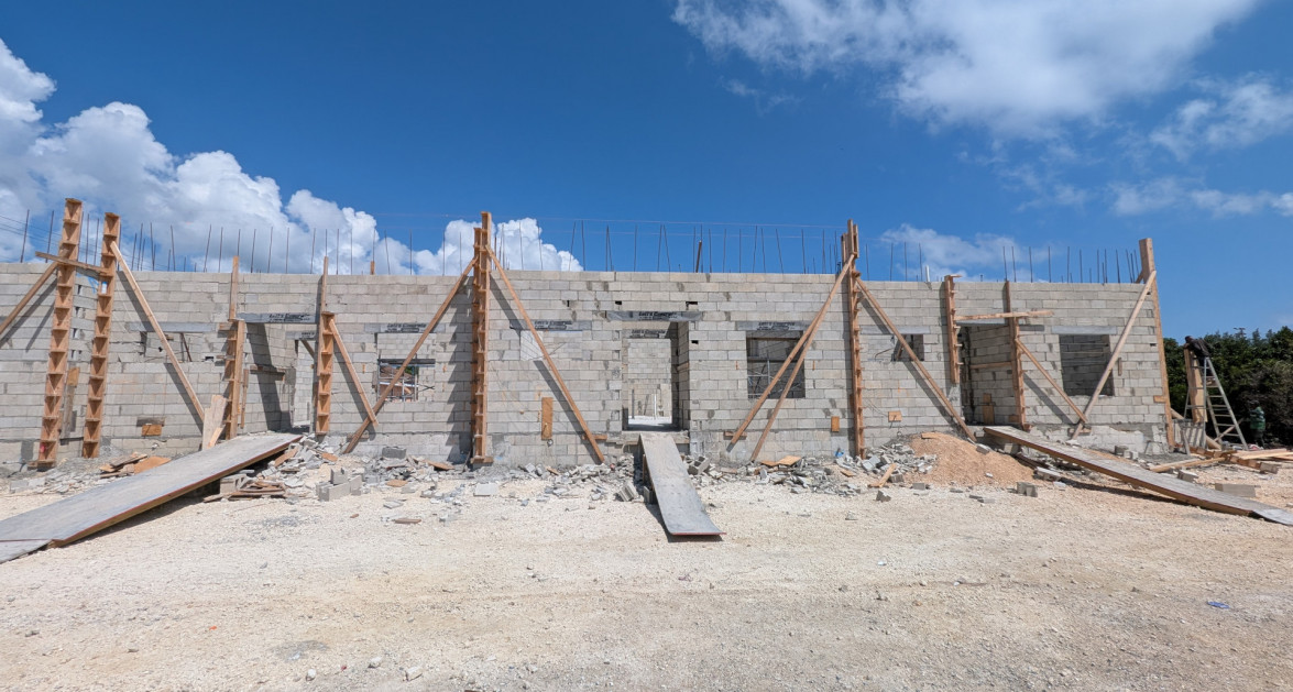 MOONLIGHT MEWS - Image 1