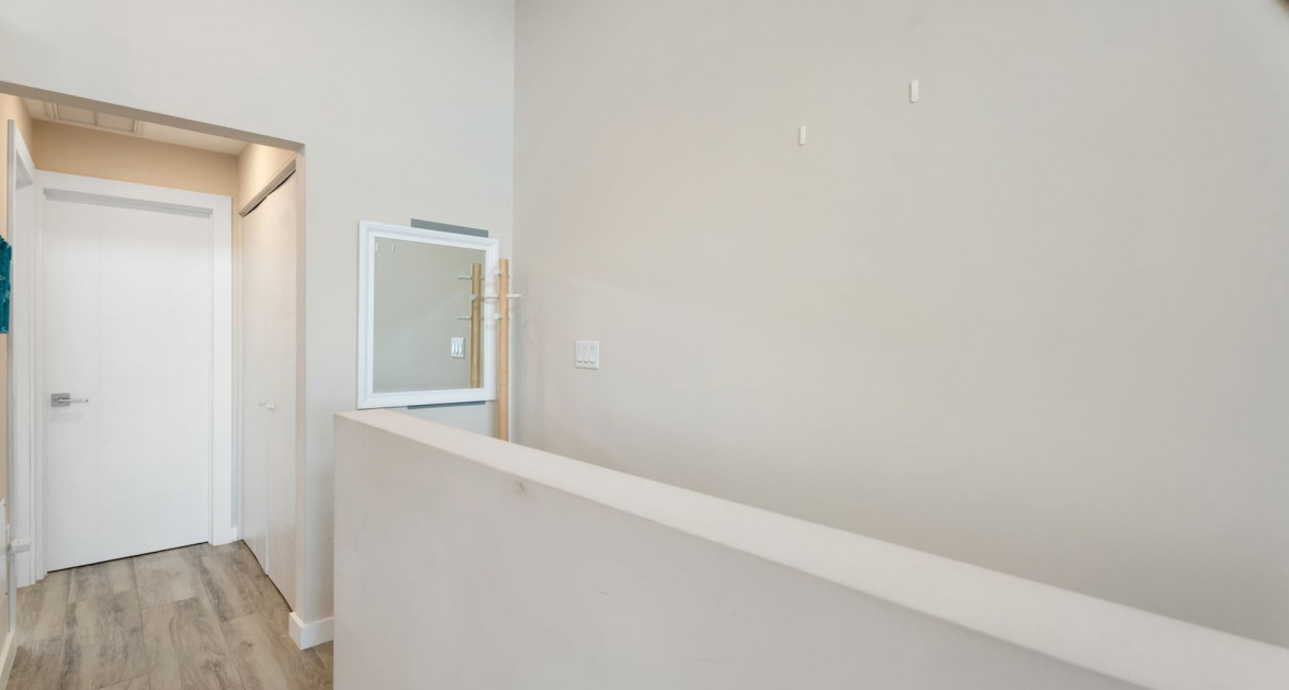 Never Rented Top Floor 1-Bed DownTown Reach - Image 29