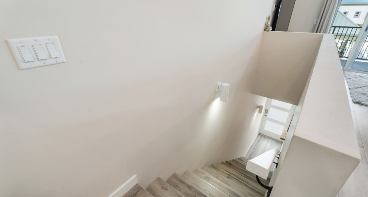 Never Rented Top Floor 1-Bed DownTown Reach - Image 7