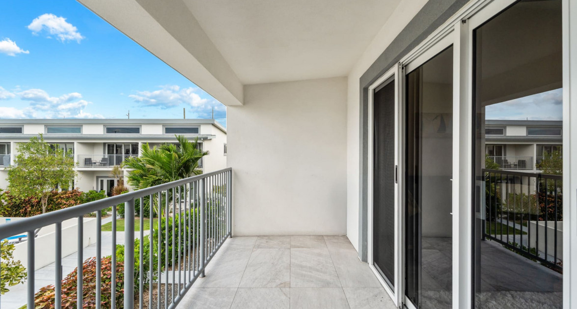 Never Rented Top Floor 1-Bed DownTown Reach - Image 41