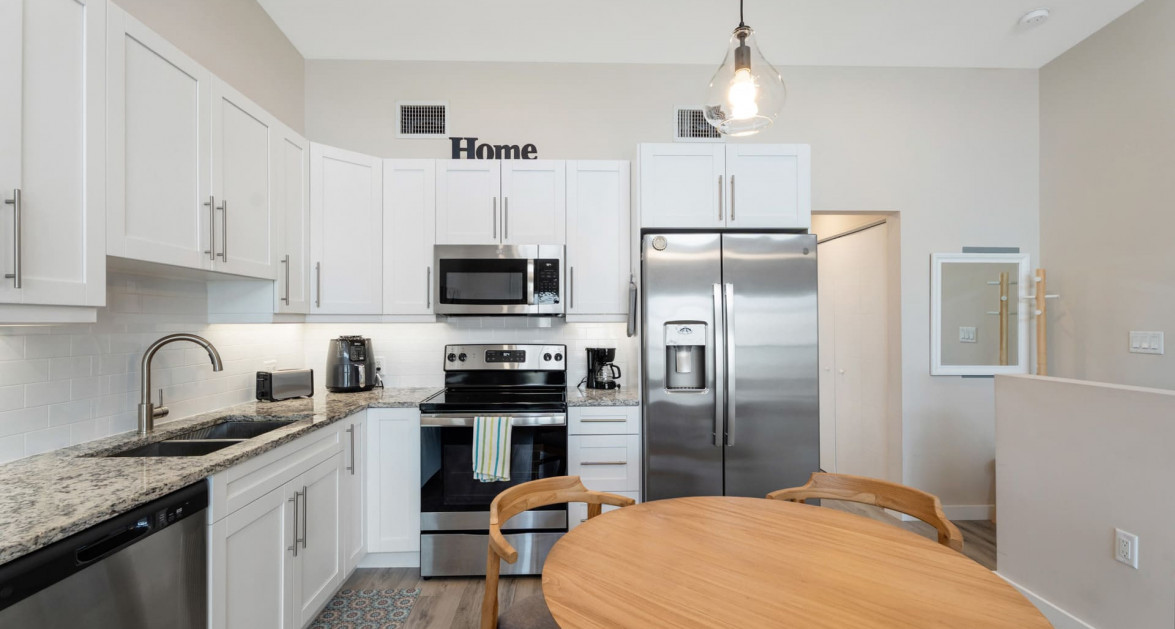 Never Rented Top Floor 1-Bed DownTown Reach - Image 19