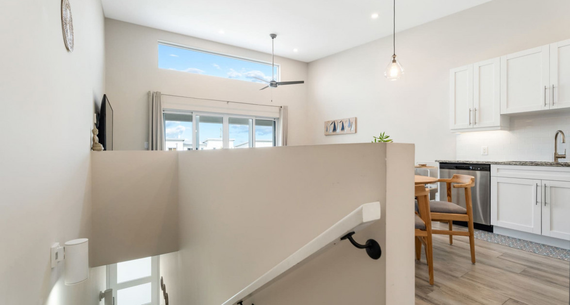 Never Rented Top Floor 1-Bed DownTown Reach - Image 9
