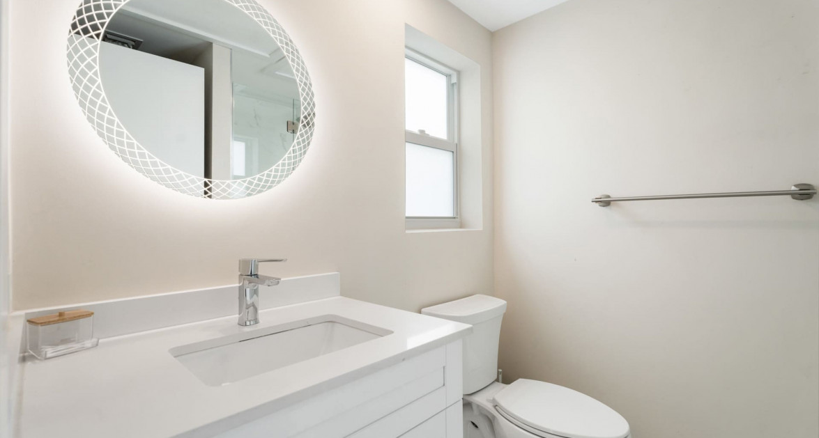 Never Rented Top Floor 1-Bed DownTown Reach - Image 35