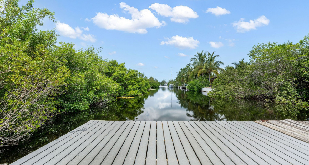 New NS Estates Canal Front 4 Bed on Green Street - Image 3