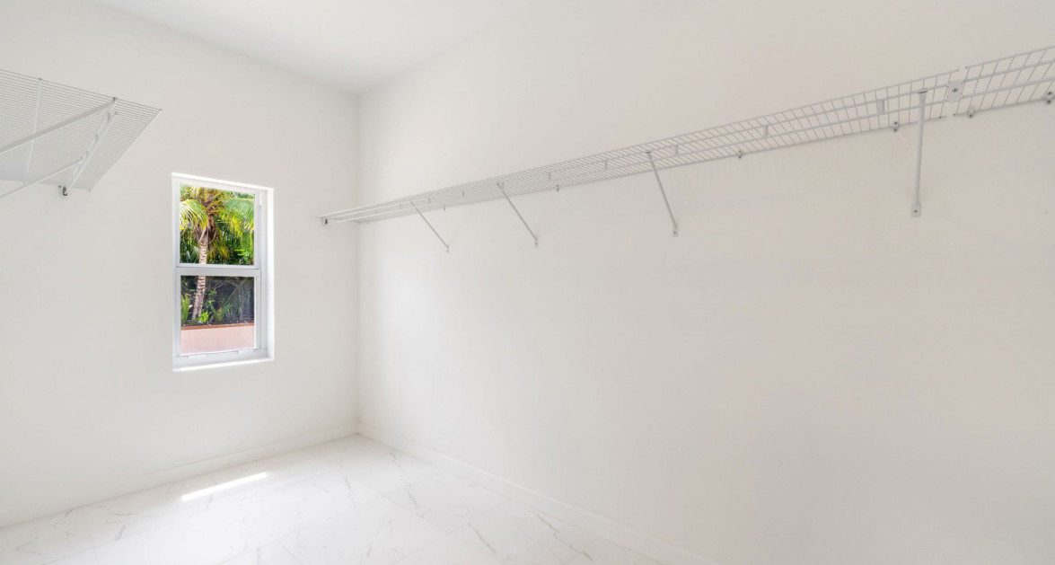 New NS Estates Canal Front 4 Bed on Green Street - Image 31