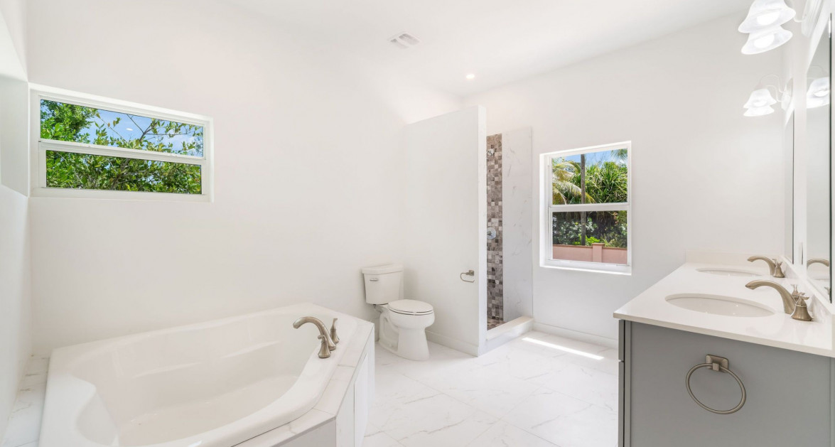 New NS Estates Canal Front 4 Bed on Green Street - Image 20