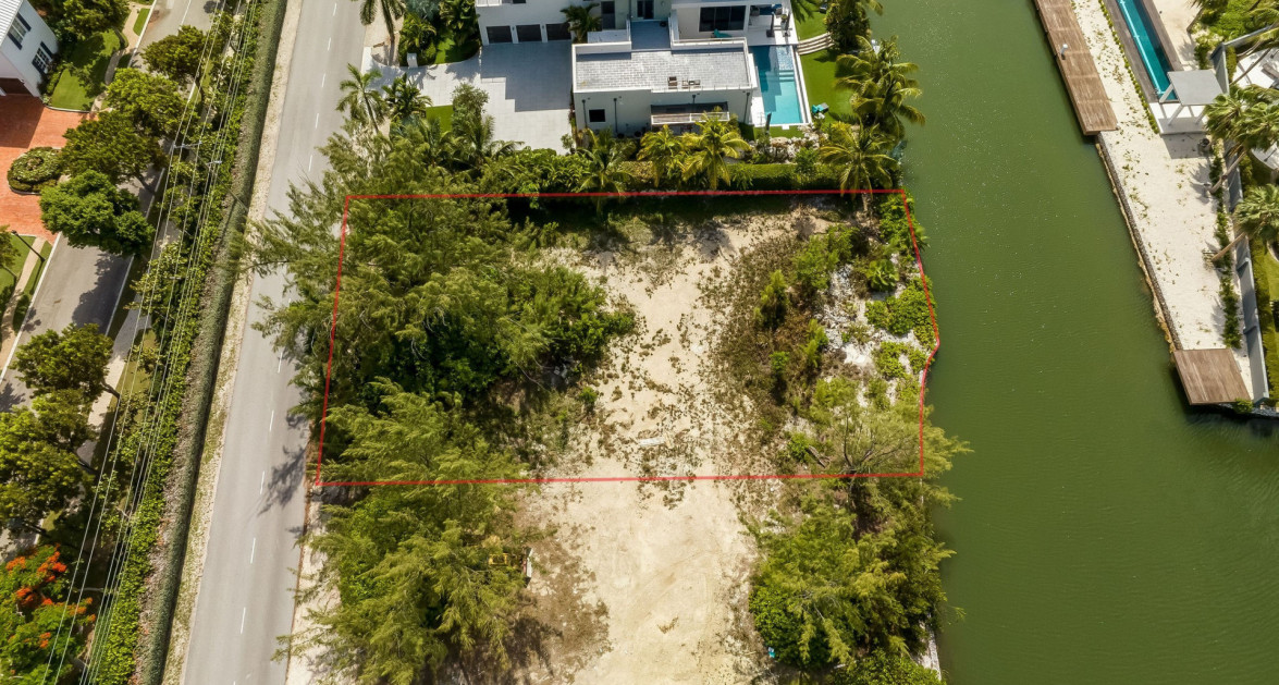 North Creek at The Yacht Club - Image 1