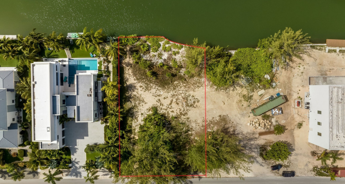 North Creek at The Yacht Club - Image 2