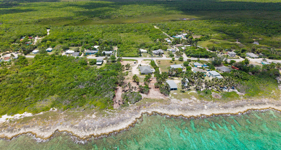 Northside Seafront 2 Acres with triplex - Image 2