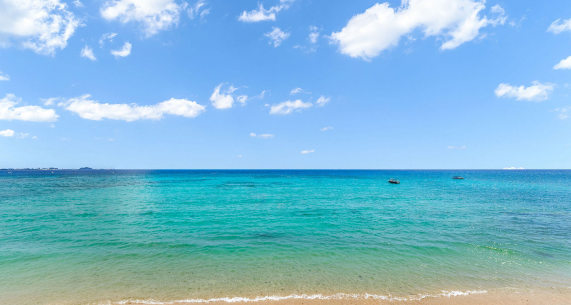 Oasis 7 - Beachfront Estate - Image 32