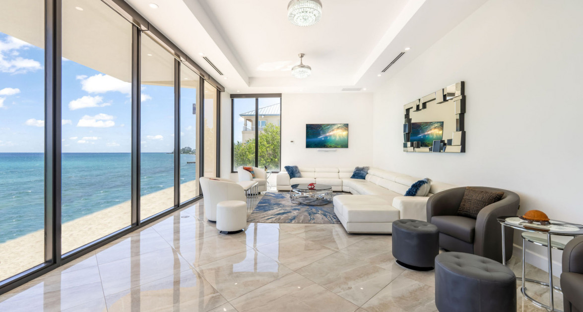 Oasis 7 - Beachfront Estate - Image 11