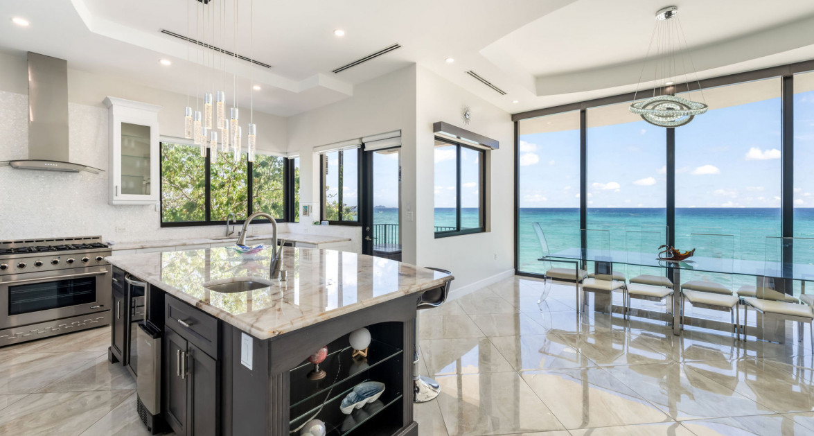 Oasis 7 - Beachfront Estate - Image 4