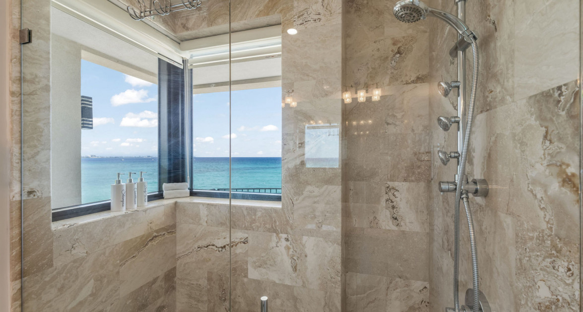 Oasis 7 - Beachfront Estate - Image 27