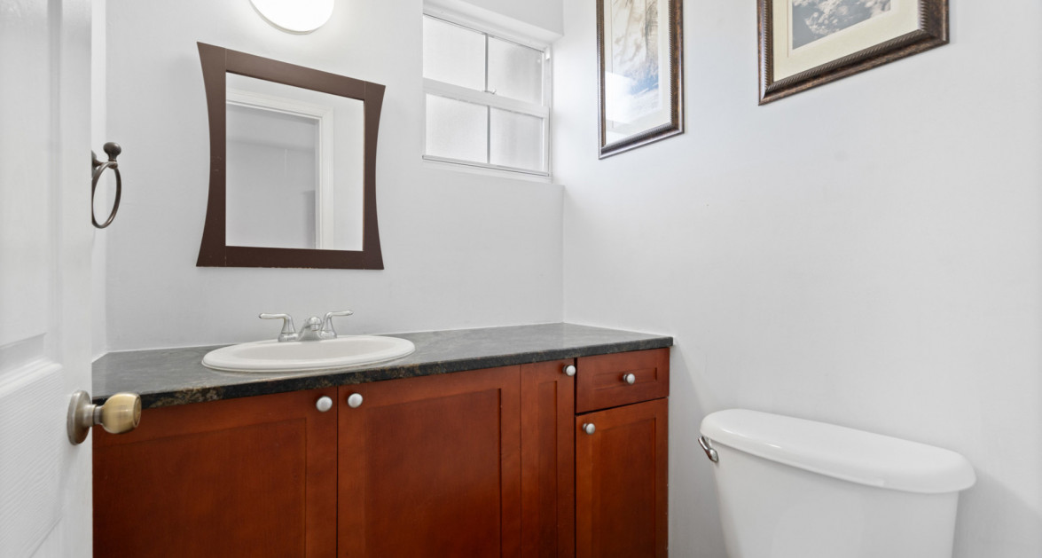 Ocean Club #212 (Renovated 2 Bed Town Home w/ Excellent Ocean Views) - Image 5