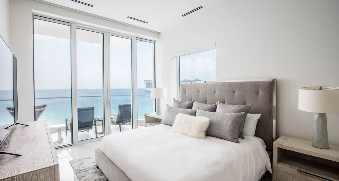 Ocean Front, Corner Unit at FIN Grand Cayman - Image 3